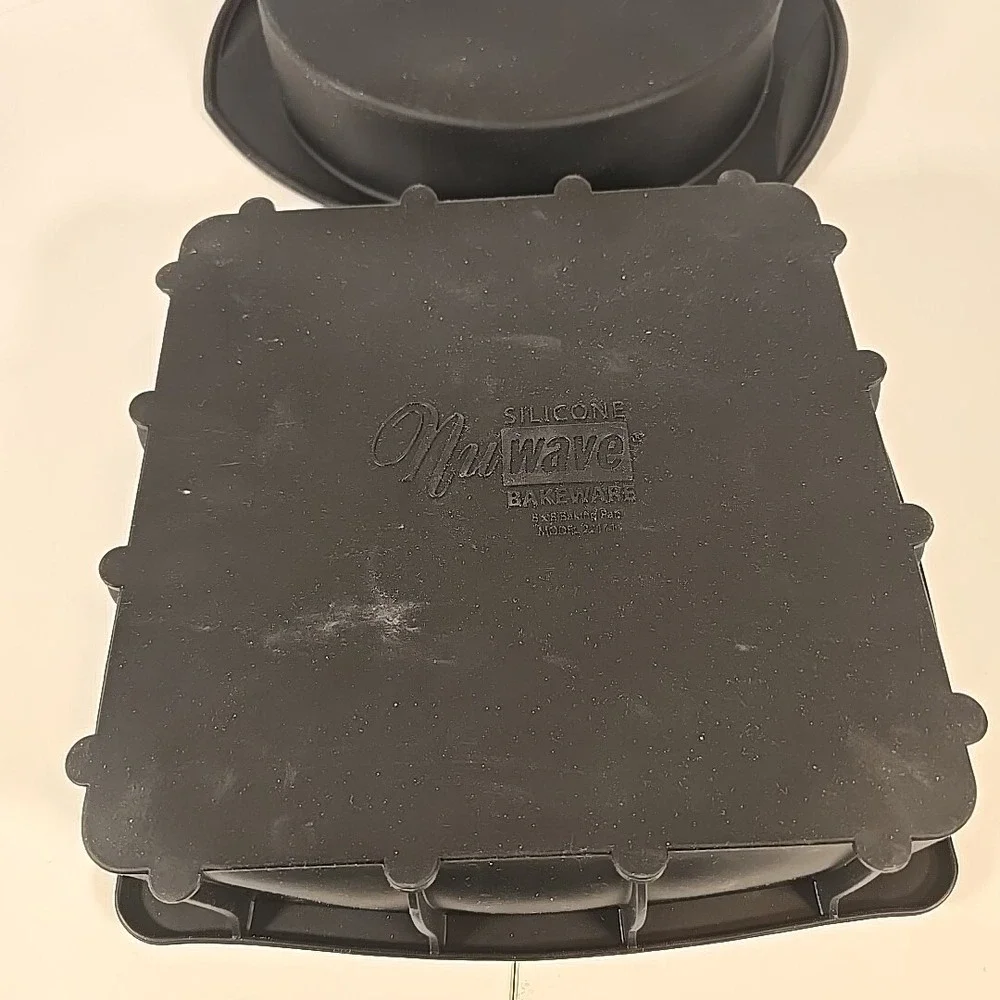 NuWave Silicone Bakeware Baking Set 8x8 Pan Divider Ring & 9